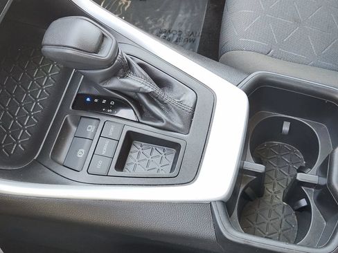 Certified 2022 Toyota RAV4 XLE FWD image 23