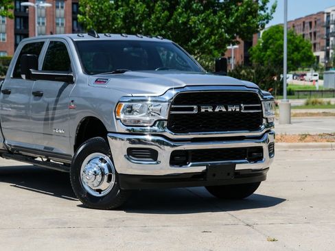 Used 2022 RAM 3500 Tradesman AWD/4WD image 3