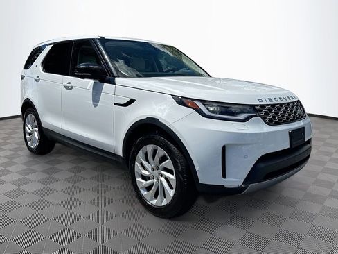 Used 2025 Land Rover Discovery S image 4