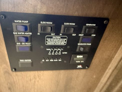Used 2017 Ford E-450 and Econoline 450 Super Duty w/ Motorhome Prep Package RWD image 44