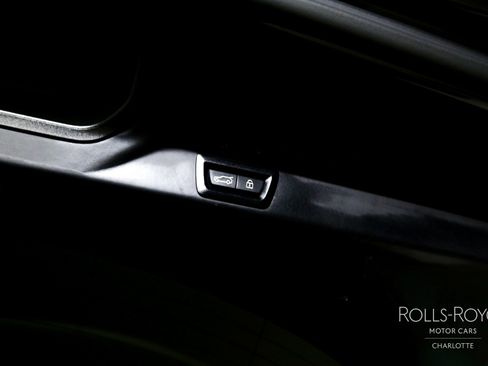 Used 2022 Rolls-Royce Cullinan image 26