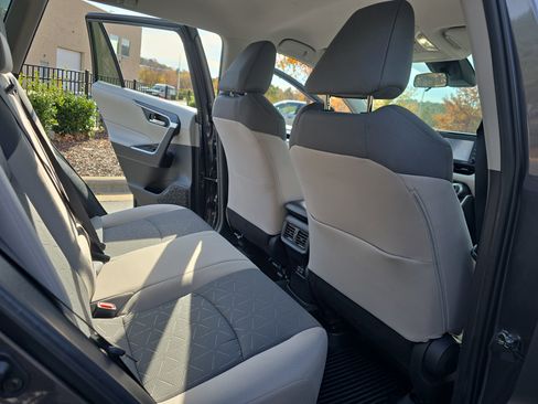 Certified 2022 Toyota RAV4 XLE image 11