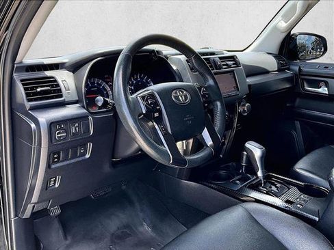 Used 2018 Toyota 4Runner TRD Off-Road Premium AWD/4WD image 13