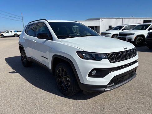 New 2026 Jeep Compass Latitude image 3