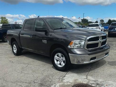 Used 2022 RAM 1500 Classic SLT image 25