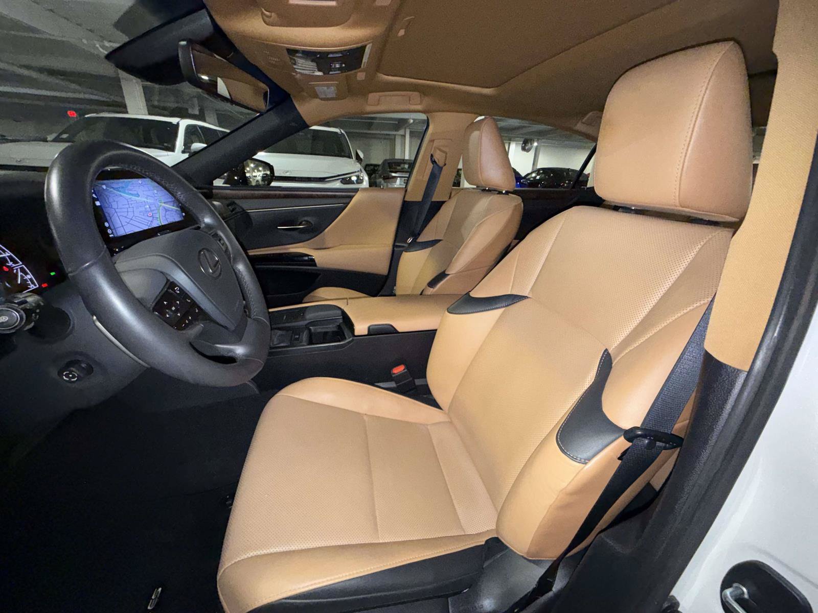 Certified 2022 Lexus ES 350 w/ Premium Package FWD image 2