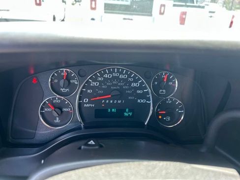 New 2026 Chevrolet Express 2500 w/ Communications Package RWD image 19