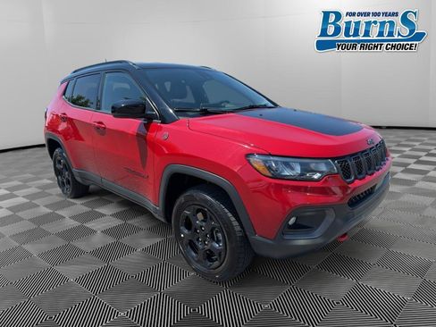 Used 2023 Jeep Compass Trailhawk image 1