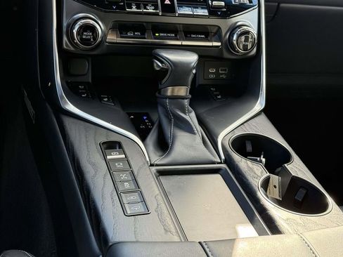 Used 2023 Lexus LX 600 4WD w/ Luxury Package image 20