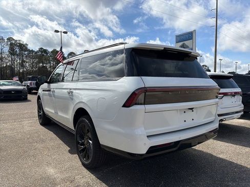 New 2026 Lincoln Navigator L Reserve w/ Jet Appearance Package AWD/4WD image 11