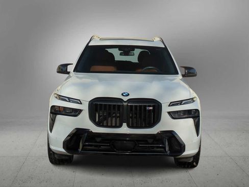 Used 2025 BMW X7 M60i image 3