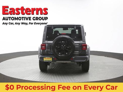 Used 2025 Jeep Wrangler Unlimited Sahara AWD/4WD image 33