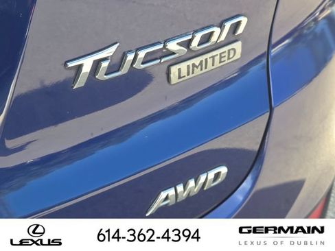 Used 2011 Hyundai Tucson Limited w/ Premium Pkg 3 AWD/4WD image 19
