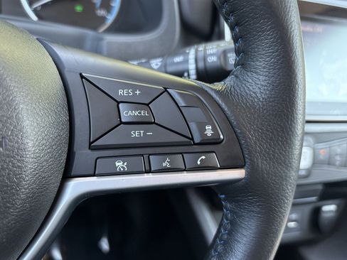 Used 2018 Nissan Leaf SV FWD image 26
