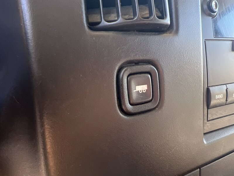 Used 2014 Chevrolet Express 2500 RWD image 19