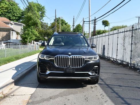 Used 2021 BMW X7 xDrive40i w/ Premium Package AWD/4WD image 3