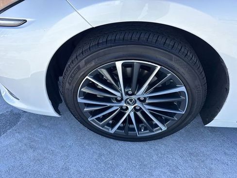 Certified 2023 Lexus ES 350 w/ Premium Package FWD image 10