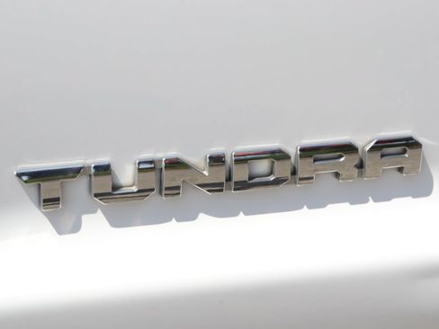 Used 2015 Toyota Tundra SR5 w/ SR5 Upgrade Package RWD image 45