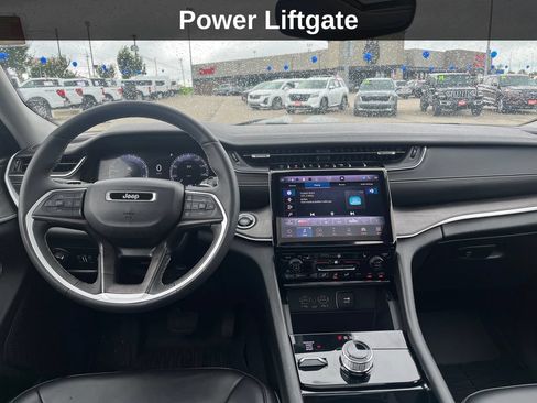 Used 2023 Jeep Grand Cherokee L Limited AWD/4WD image 16