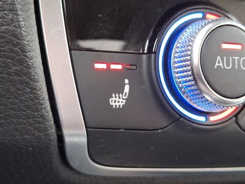 Used 2020 Audi Q3 2.0T Premium w/ Convenience Package image 27