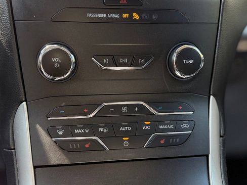 Used 2019 Ford Edge SEL w/ Equipment Group 201A image 11