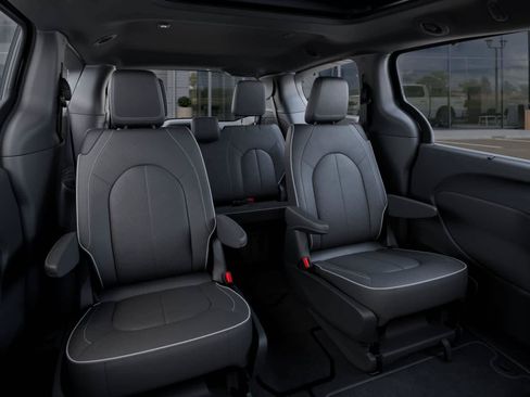 New 2026 Chrysler Pacifica Limited w/ S Appearance Package AWD/4WD image 15