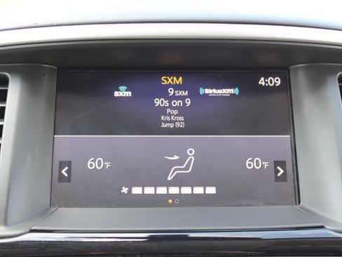 Used 2020 Nissan Pathfinder SV AWD/4WD image 24