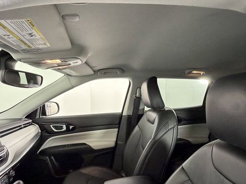 Used 2022 Jeep Compass Limited image 23