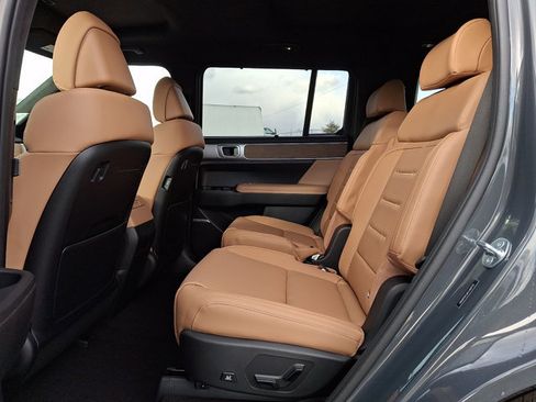 New 2026 Hyundai Santa Fe Calligraphy AWD/4WD image 9
