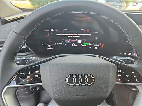 Used 2025 Audi Q5 Premium Plus AWD/4WD image 11