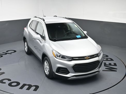 Used 2019 Chevrolet Trax LT w/ LT Convenience Package image 29