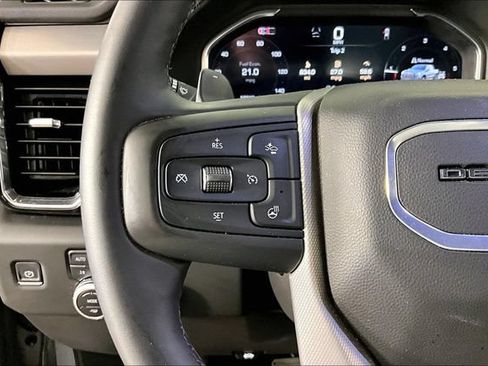 Used 2025 GMC Sierra 1500 Denali w/ Denali Reserve Package AWD/4WD image 10