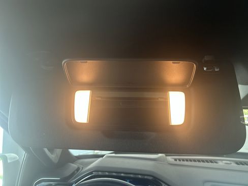 Used 2023 Chevrolet Silverado 1500 High Country w/ Technology Package image 33