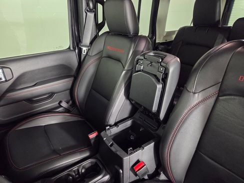 Used 2023 Jeep Wrangler Unlimited Rubicon w/ Cold Weather Group AWD/4WD image 21