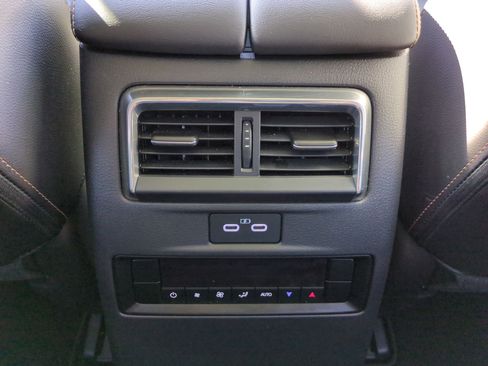 Certified 2025 MAZDA CX-70 3.3 Turbo w/ Preferred Package image 30