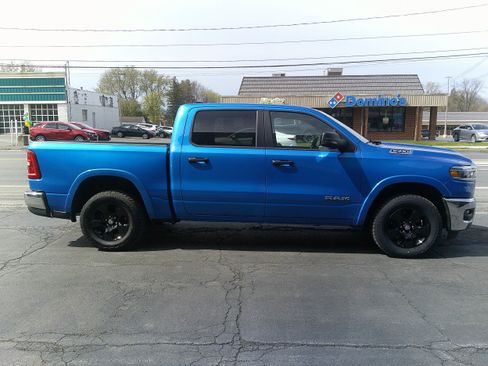 Used 2025 RAM 1500 Big Horn AWD/4WD image 6