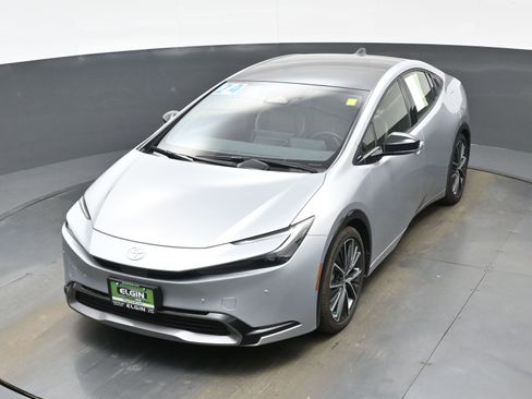 Used 2024 Toyota Prius XLE image 34