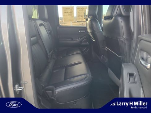 Used 2022 Nissan Frontier PRO-4X w/ Pro-4X Premium Package image 18