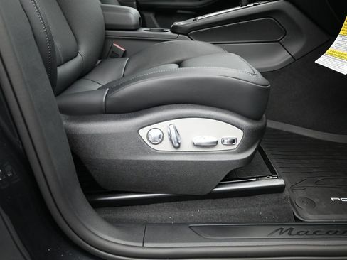 New 2025 Porsche Macan image 12
