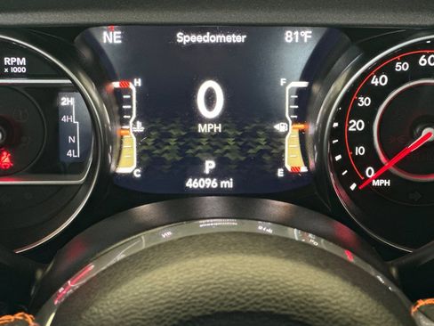 Used 2022 Jeep Gladiator Mojave w/ Trailer Tow Package AWD/4WD image 9