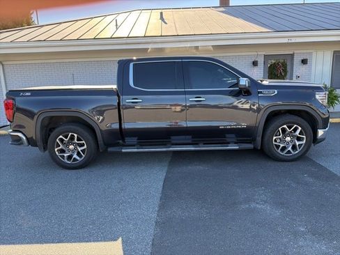 Used 2023 GMC Sierra 1500 SLT w/ SLT Premium Package image 3