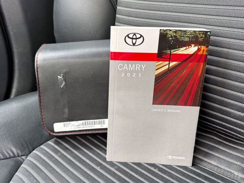 Used 2021 Toyota Camry SE w/ Cold Weather Package image 29