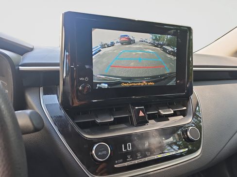 Used 2024 Toyota Corolla LE FWD image 28