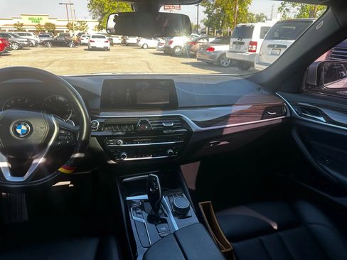 Used 2019 BMW 530i image 21