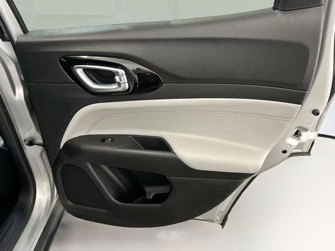 Used 2025 Jeep Compass Limited image 30