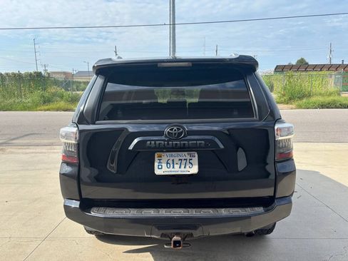 Used 2016 Toyota 4Runner SR5 Premium AWD/4WD image 4