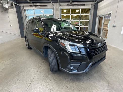 Used 2023 Subaru Forester Premium AWD/4WD image 7