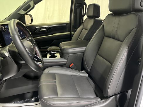 Certified 2025 Chevrolet Suburban RST w/ Sun And Tow Package RWD image 18