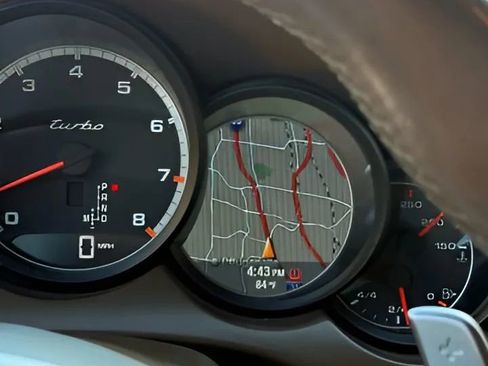 Used 2012 Porsche Cayenne Turbo image 27