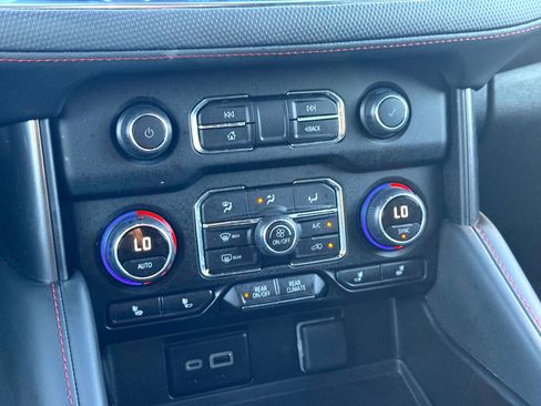 Used 2024 Chevrolet Suburban RST image 30